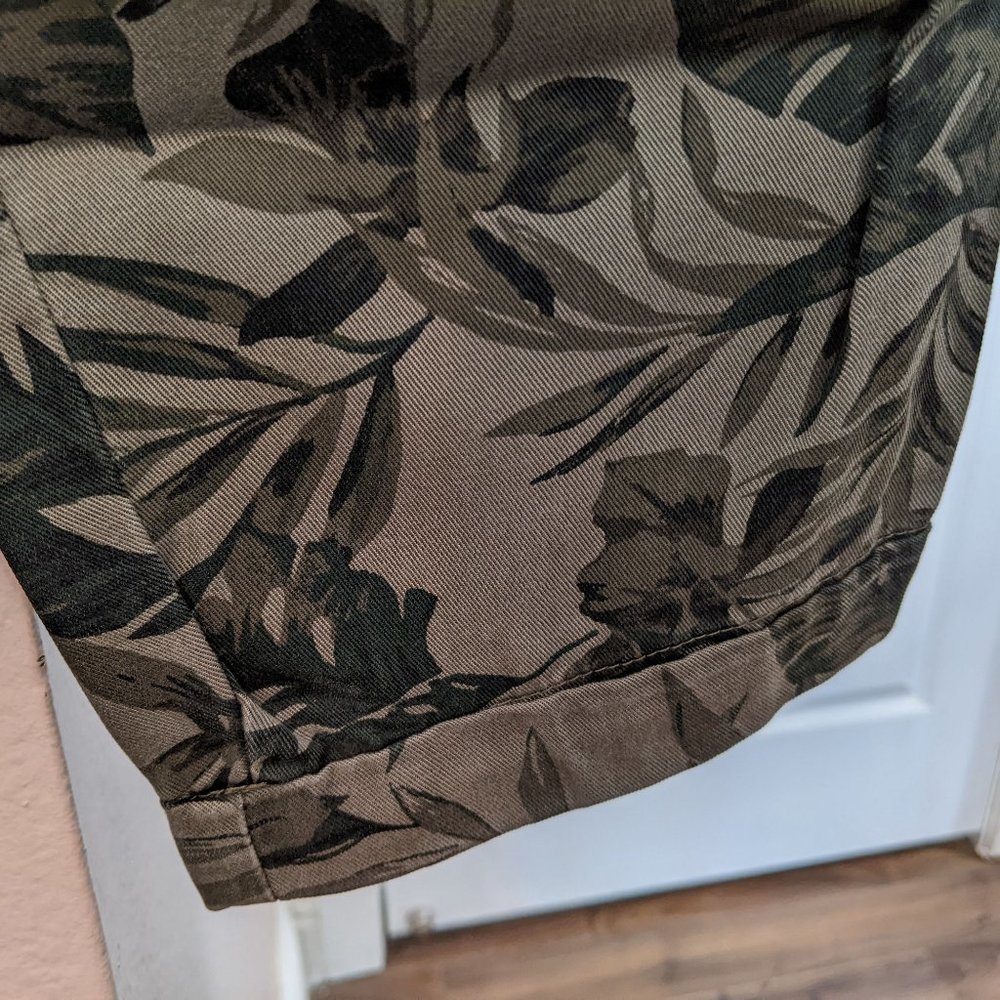 Old Navy Leaf / Leaves / Camouflage Pull on Large Lyocell these are for TALL - Picture 5 of 9